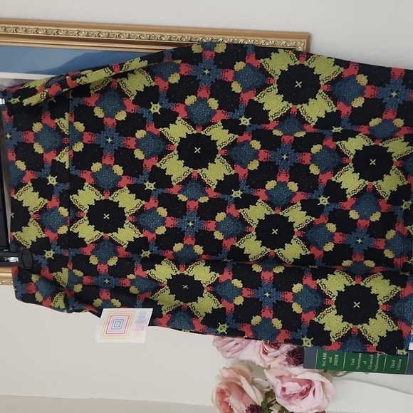 Colorful Patterned Women's Skirt Artsy 2XL Feminine Art To Wear Unique - Picture 3 of 6